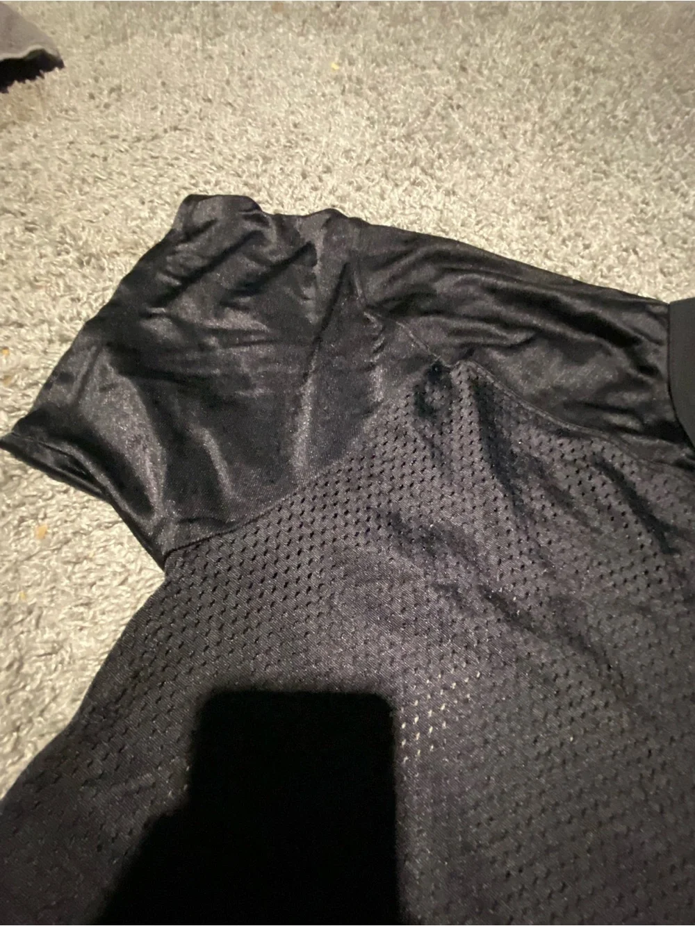Nike Men’s Black Short-Sleeve Athletic Mesh Shirt jersey cropped